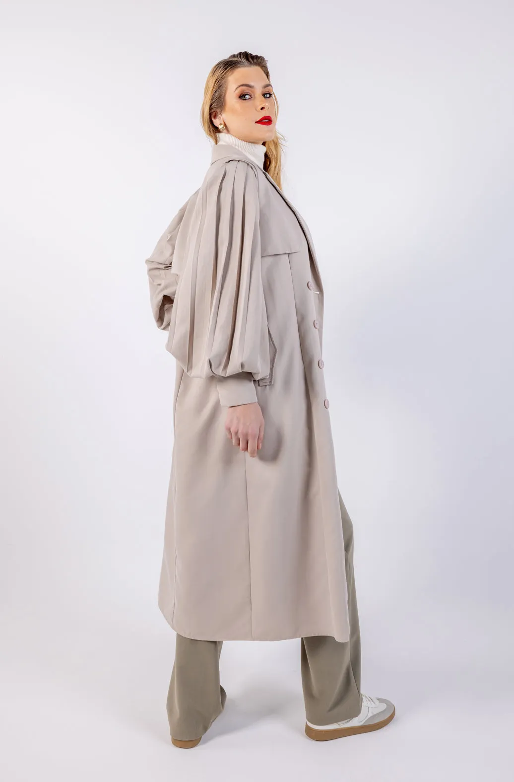 Elegant Double-Breasted Trench Coat with Pleated Balloon Sleeves