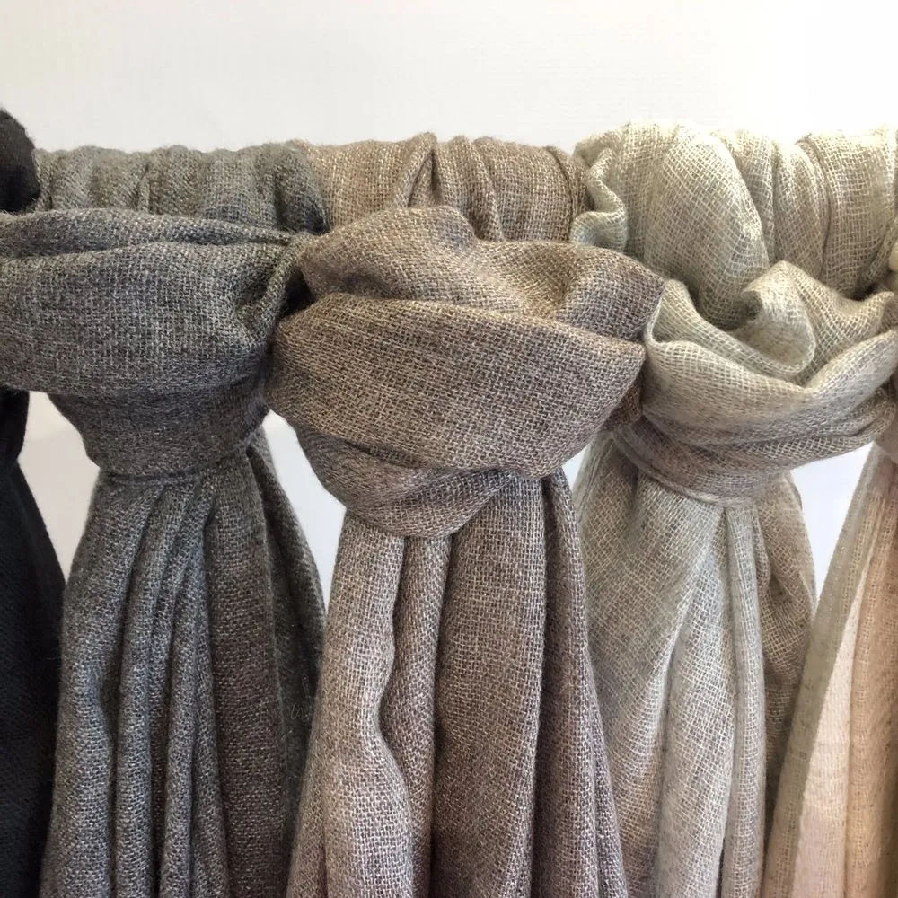 EXTRA LIGHTWEIGHT CASHMERE SCARF