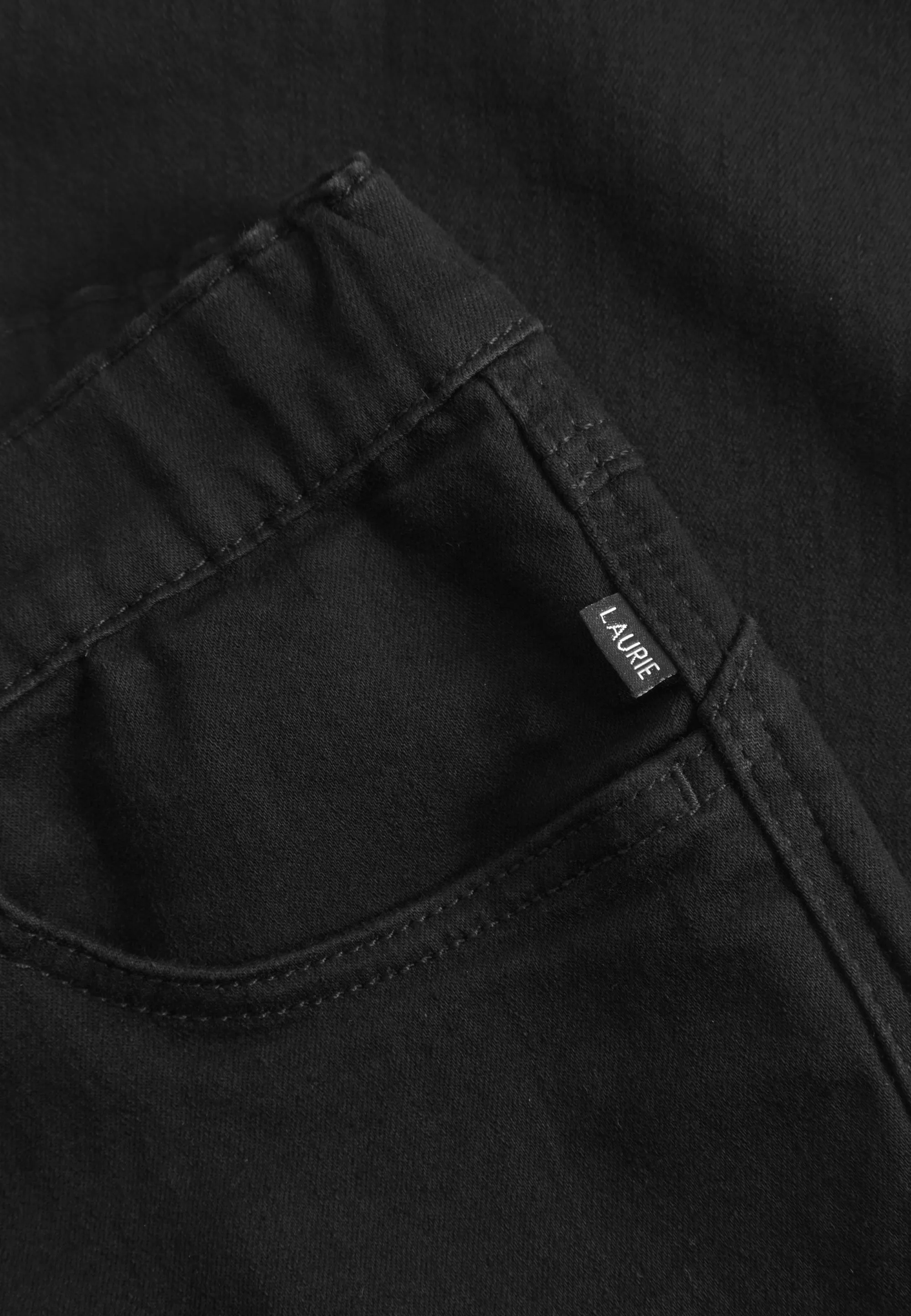 Hannah Regular - Medium Length - Black Denim