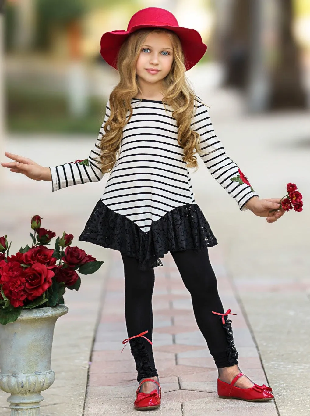 How Romantic Lace Trim Tunic And Legging Set