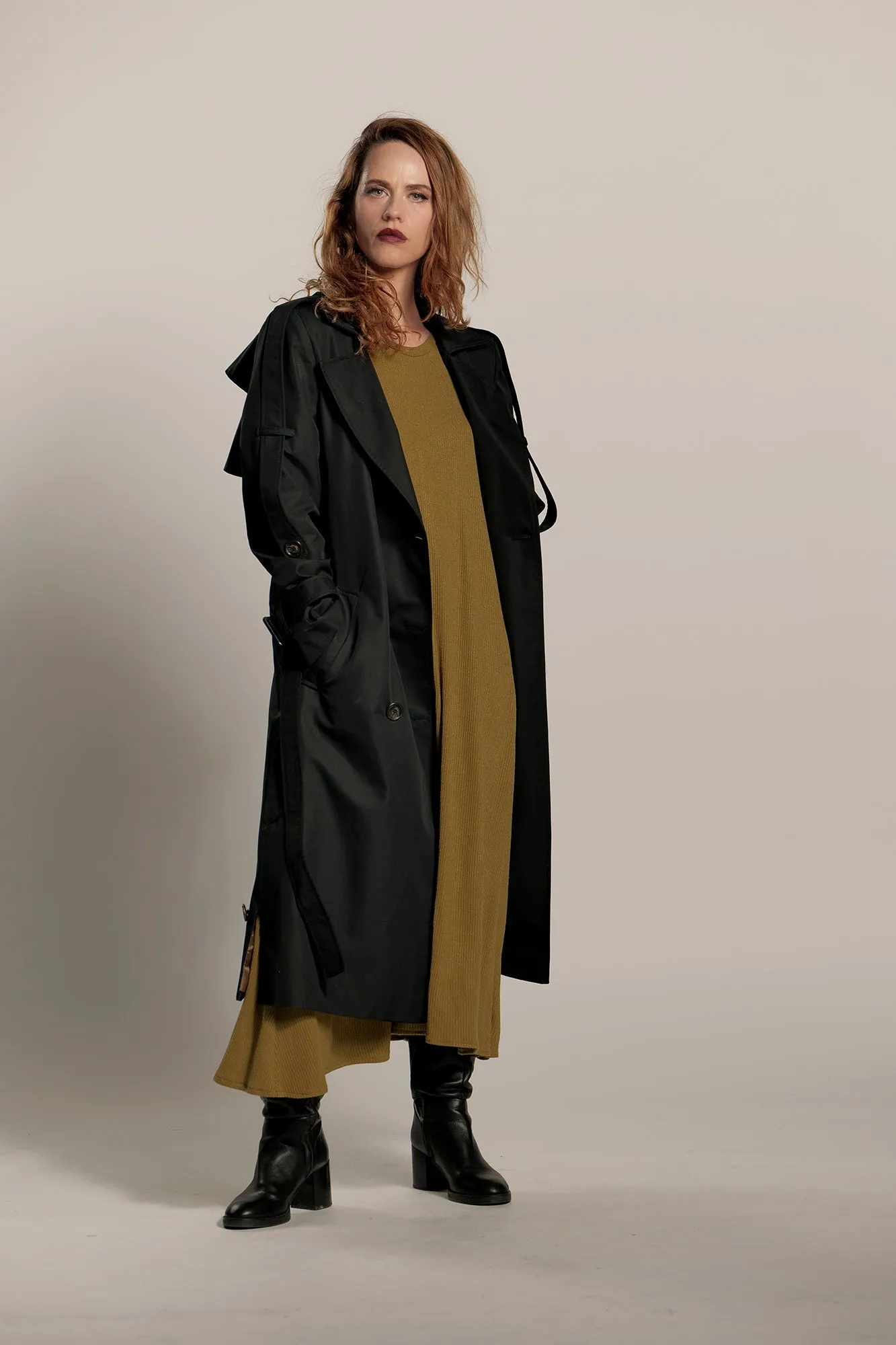 MARI trench black