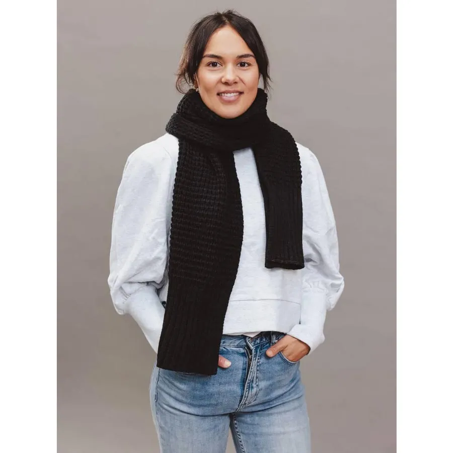 Pippa Waffle Knit Scarf – Black