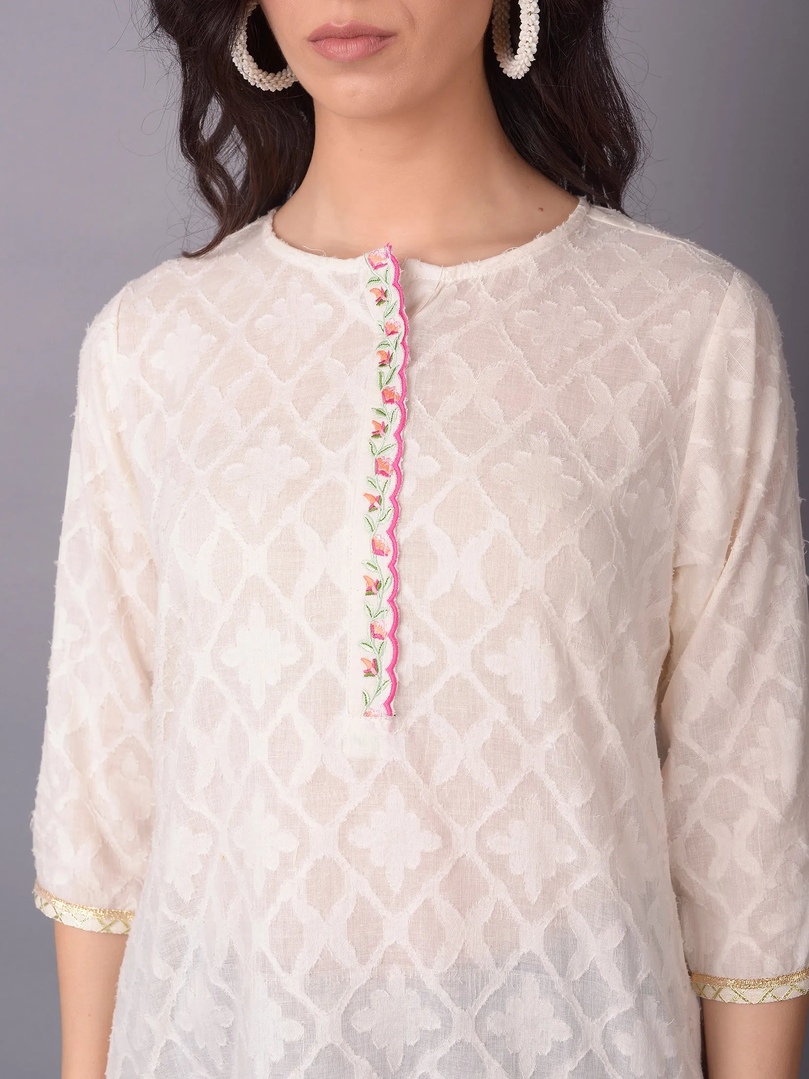 Women White Solid Tunic